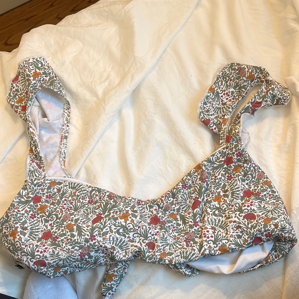 dippin daisys bikini top